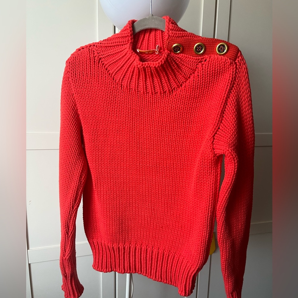 Tory Burch turtleneck swater in orange. Size S